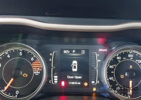 2018 Jeep Cherokee Latitude Fwd z USA, uszkodzony, nr VIN 1C4PJLCB3JD537529